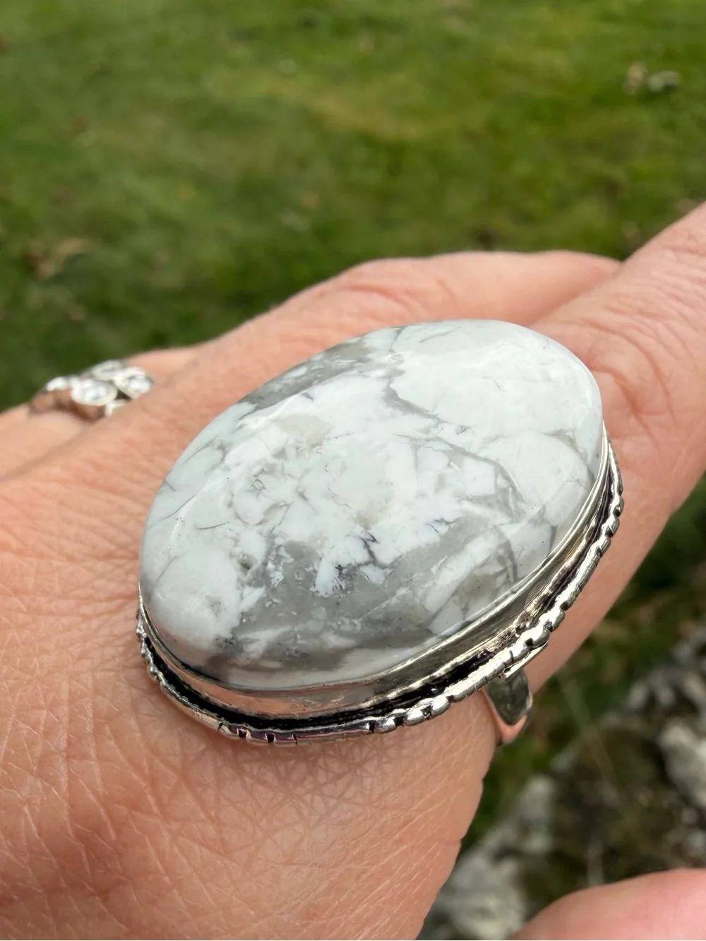 Vintage White Howlite Cabochon Silver Statement Ring